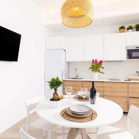 Coppa Carrubo Residenza Вьесте