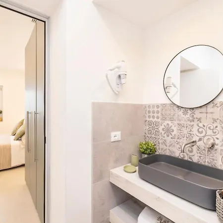 Coppa Carrubo Residenza Вьесте